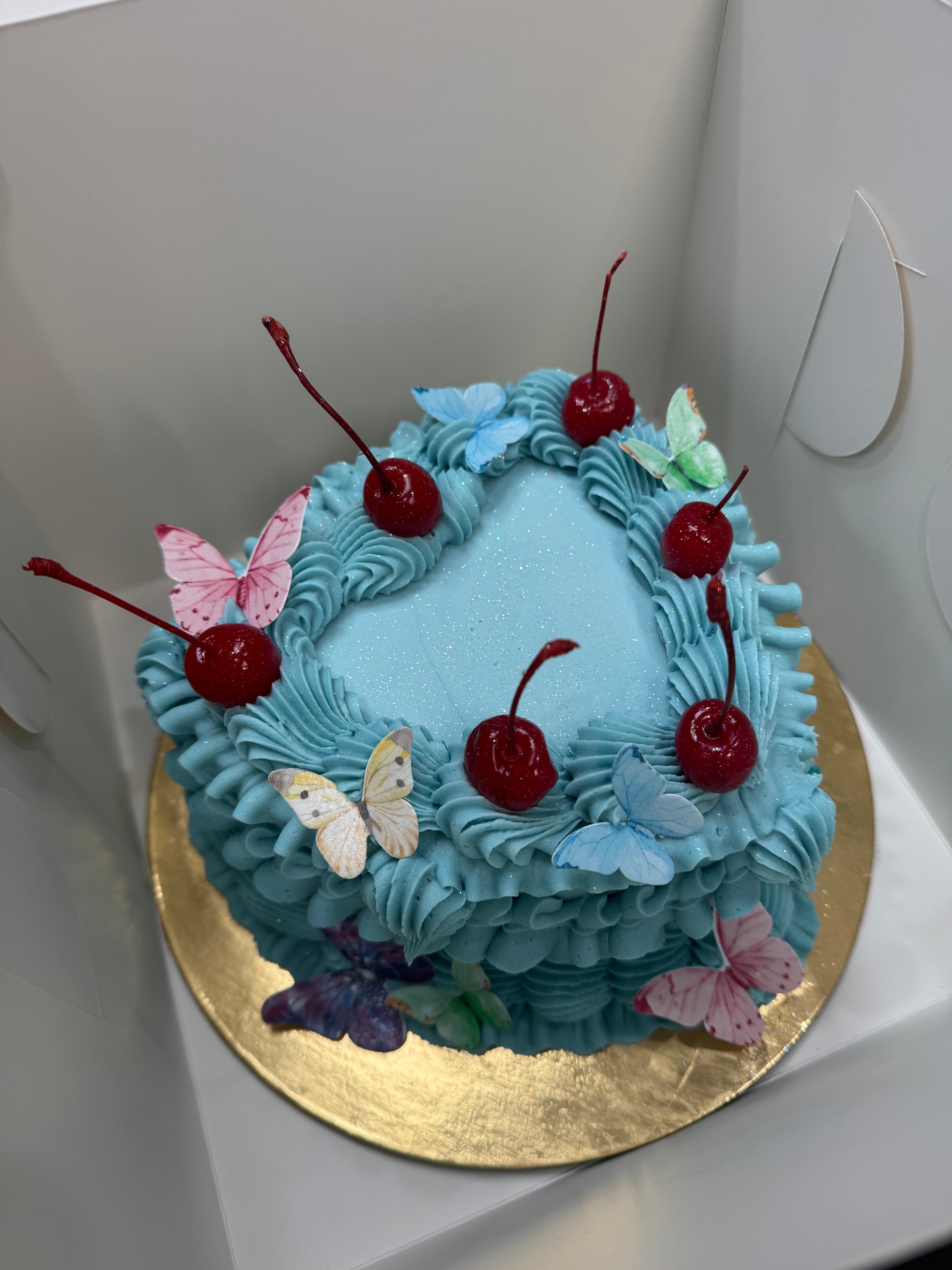 Vintage Heart Cake | Love Riley - GRANDVIEW HEIGHTS